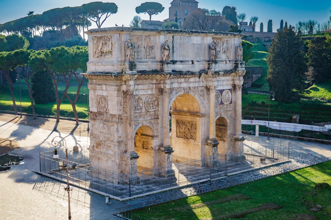 Arco de Augusto e Teatro Romano