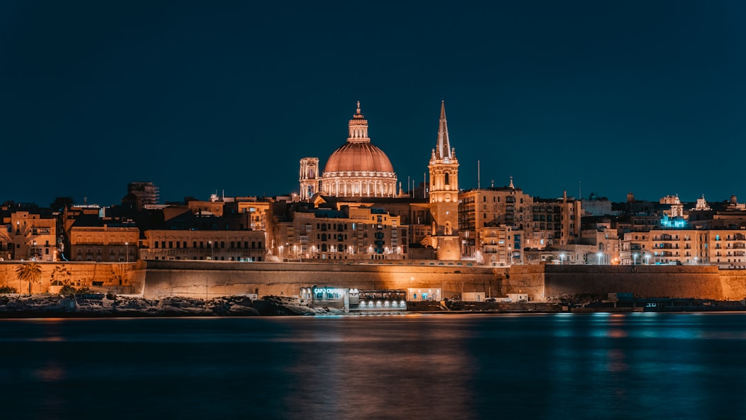 Paseos en barco nocturnos por Malta