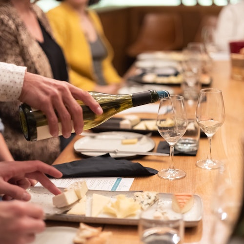 Wein- und Käseverkostung in Paris