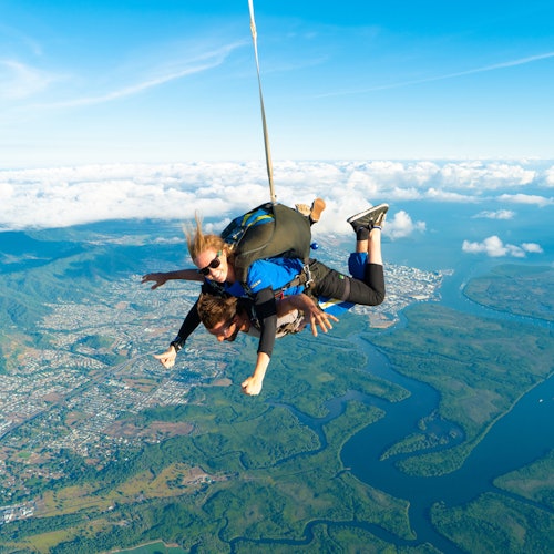 Skydiving in Cairns