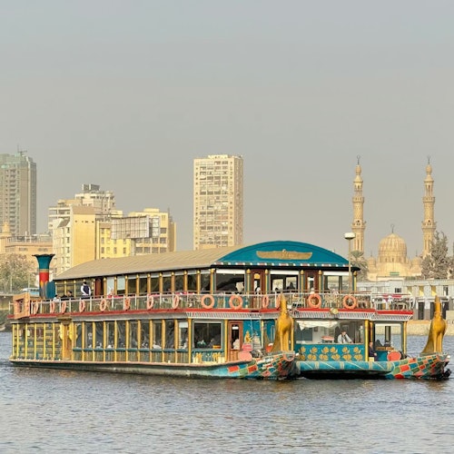 Paseos en barco con cena por El Cairo