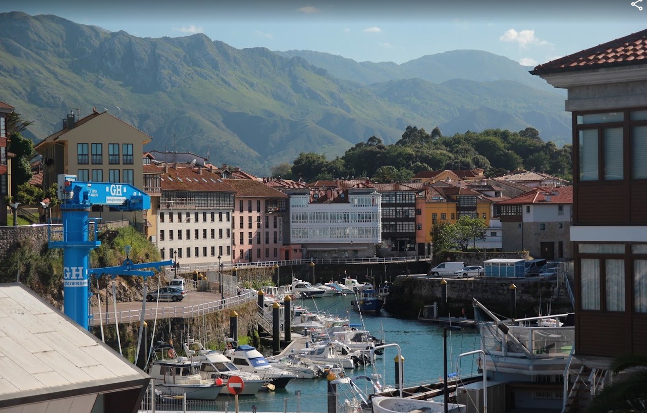 Llanes